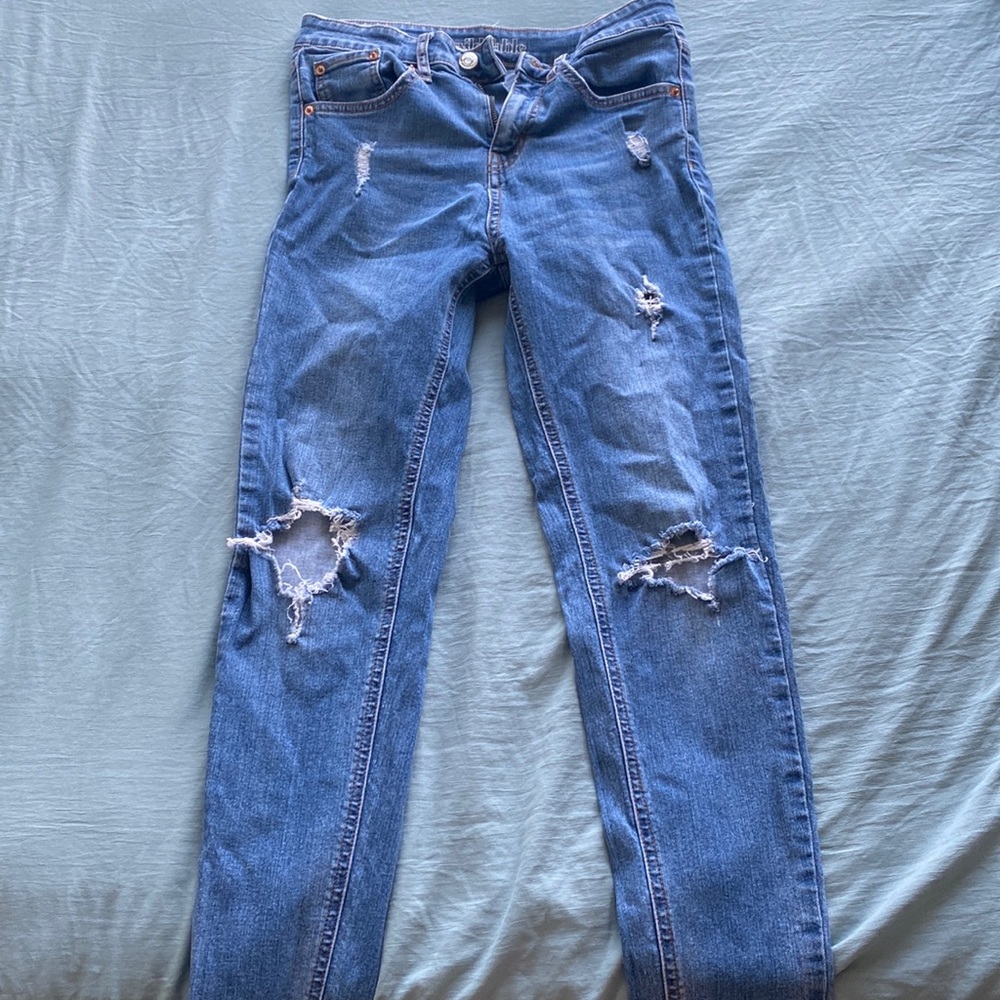 Ripped skinny jeans